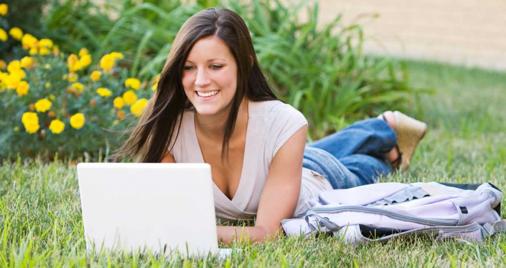 laptop-college-girl