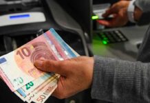 Bloccato dal Bancomat per aver sforato il limite: scopri cosa succede e come evitarlo!