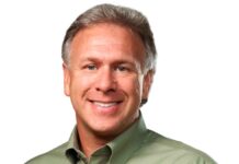 Scandalo nell’App Store: Ex responsabile accusa Phil Schiller per approvazioni turbolente – Tutto ciò che i lettori devono sapere!
