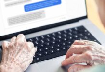 Scopri il tuo valore nel mondo digitale: rivelazioni sullo stipendio attraverso l’analisi dei post sui social