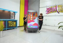 Scopri l’incredibile mondo del gigante iPhone funzionante: il miracolo che lascerà i tuoi occhi increduli!