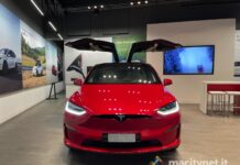 Tesla Full Self Driving 12: L’evoluzione definitiva senza versione beta!
