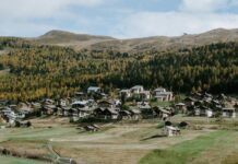 Fare il pieno a Livigno: la scelta conveniente per risparmiare sul carburante!