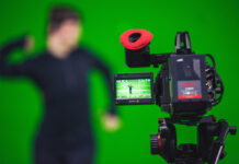 Gli effetti speciali di Netflix svelati: come la tecnologia Chroma Key e il Green Screen trasformano le registrazioni video!