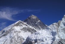 Green Boots: Il mistero dell’alpinista intrappolato nel ghiaccio eterno del Monte Everest!