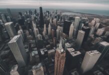 Il mistero di Chicago: scopri il sorprendente fenomeno che sta facendo affondare la città nel terreno!