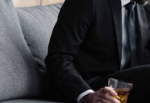Lo shock nel mondo tech: La verità sconcertante – Quasi metà dei dirigenti del settore sono vittime di alcolismo o droga
