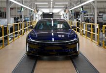 Lucid Air Sapphire: La potenza elettrica da 1.200 CV è pronta a conquistare la strada!