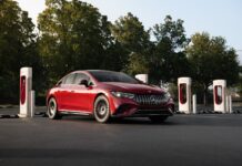 Mercedes si unisce a Tesla: la rivoluzione della ricarica elettrica in Nord America!