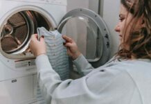 Risparmia sulla bolletta: scopri perché accendere la lavatrice a quest’ora fa la differenza!