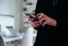 Scopri se il tuo smartphone è intercettato! I segnali da non ignorare