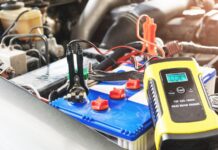 Sospetti che la tua auto abbia bisogno di una nuova batteria? Scopri qui la guida definitiva!