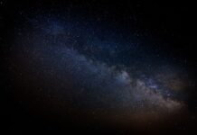 Svelata la chiave nascosta della materia oscura: un’affascinante rivelazione per i curiosi!