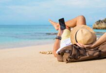 Vacanze in arrivo? Ecco come preparare il tuo smartphone per un viaggio perfetto!