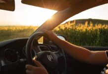 Alette parasole auto: risparmia 5700 euro di multa! Scopri come usarle correttamente ora!