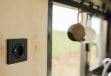 Casa senza stress: stacca la spina e parti per le vacanze, lascia che gli elettrodomestici si riposino al tuo posto