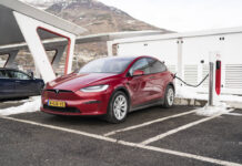 Energia gratuita per tutti: Tesla porta la ricarica a domicilio per un giorno!