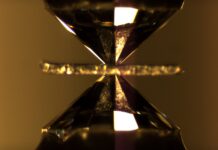 La scoperta rivoluzionaria: Fisici ricreano il misterioso materiale al centro della Terra!