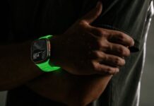 Luminoso, elegante, inarrestabile: scopri il cinturino Apple Watch Nomad Glow in the Dark che si illumina al buio!
