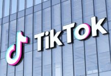 Scopri l’inaspettato divieto di TikTok a New York: Il fenomeno virale e il destino incerto della popolare app