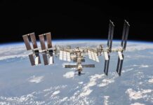 Sorpresa nello spazio: scopri il motivo dietro la manovra imprevista dell’ISS