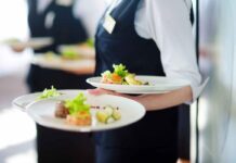 17.000 euro al mese lavorando come cameriere in Svizzera: Cambia vita facilmente con questa incredibile opportunità!